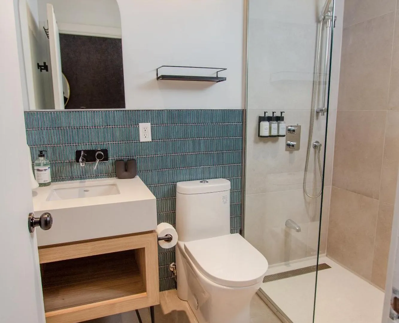 Apartment Studio #13 - Self Check-In - Plateau - St-Denis Montreal