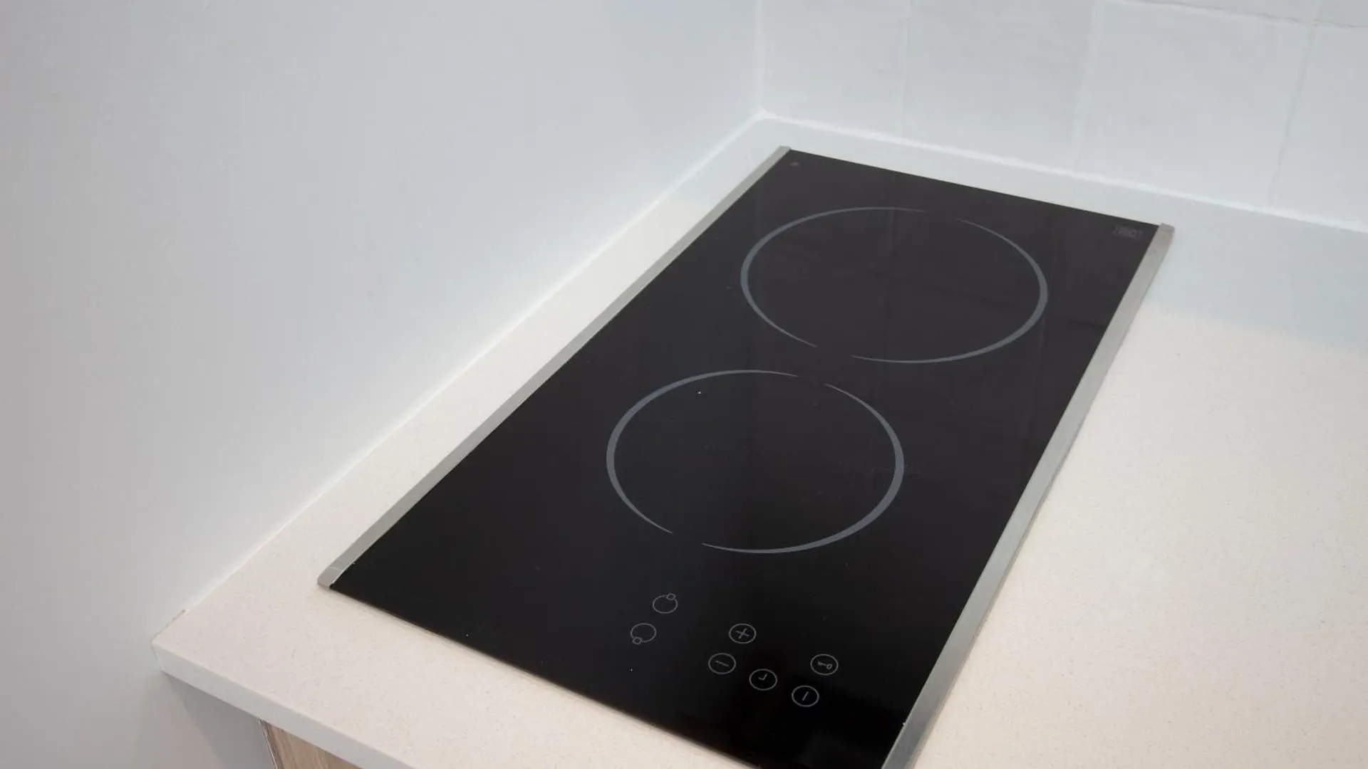 Apartment Studio #13 - Self Check-In - Plateau - St-Denis Montreal