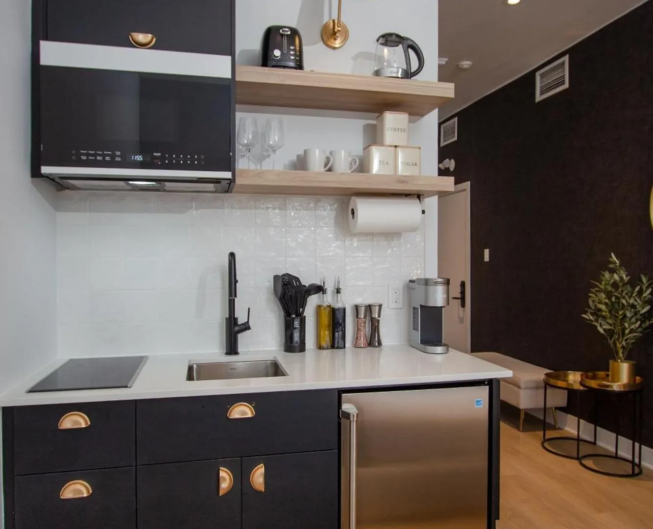 Studio #13 - Self Check-In - Plateau - St-Denis Montreal Apartment
